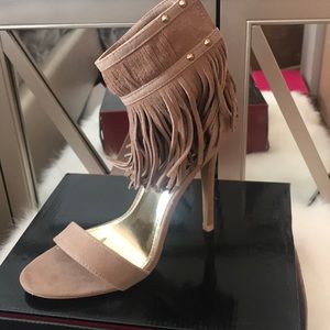 Fringe brown heels